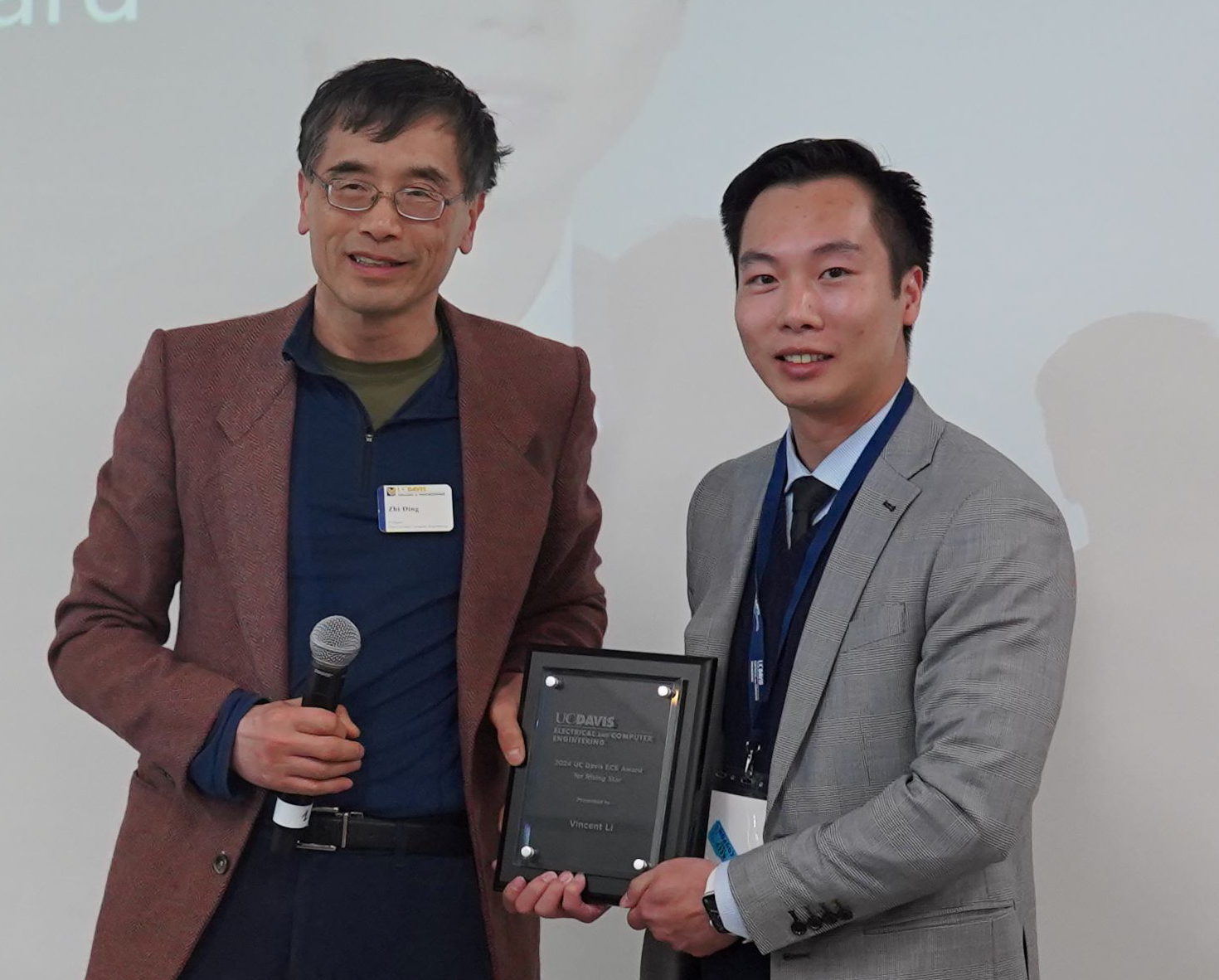 Vincent Li receiving rising star award