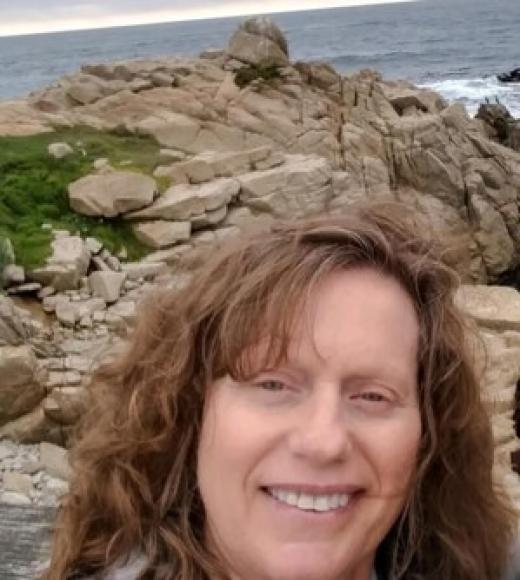 headshot image of Wendy Johnson outside